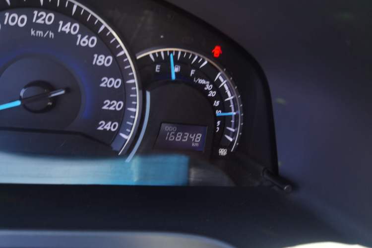 Used Toyota Camry 2012 2.5G Luxury Edition Odometer Close Up