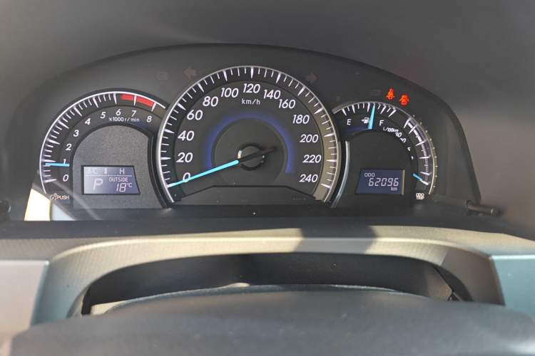 Used Toyota Camry 2012 2.5G Luxury Navigation Edition Odometer Close Up