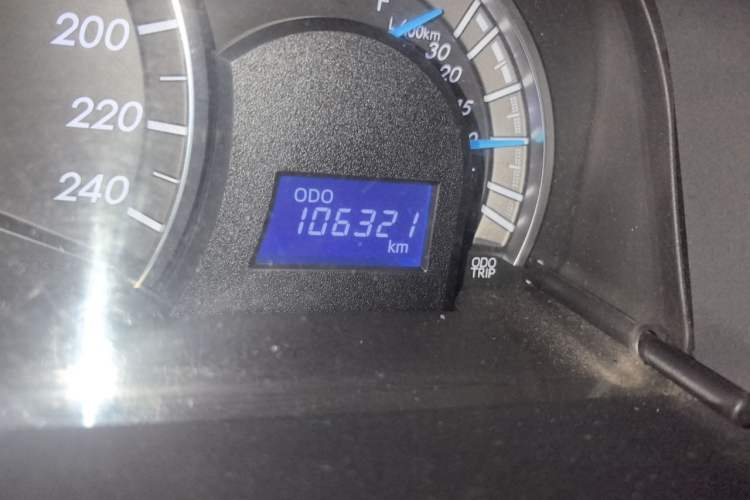 Used Toyota Camry 2012 Junrui 2.0S Radiant Edition Odometer Close Up
