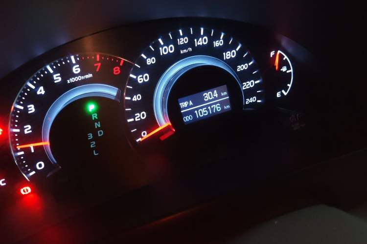 Used Toyota Camry 2012 200G Classic Luxury Edition Odometer Close Up