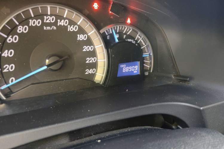Used Toyota Camry 2012 Junrui 2.0S Radiant Edition Odometer Close Up