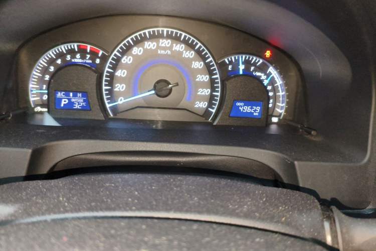 Used Toyota Camry 2012 2.5G Luxury Edition Odometer Close Up