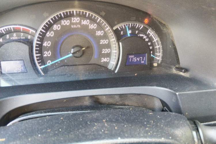 Used Toyota Camry 2012 2.0G Luxury Edition Odometer Close Up