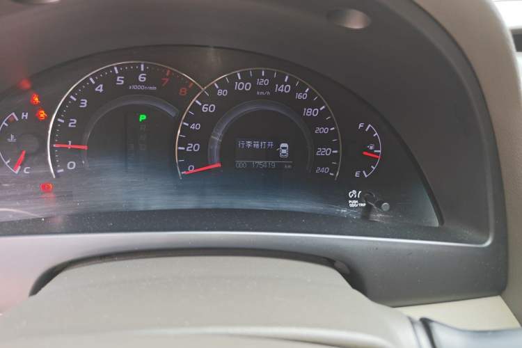 Used Toyota Camry 2012 200G Classic Luxury Edition Odometer Close Up