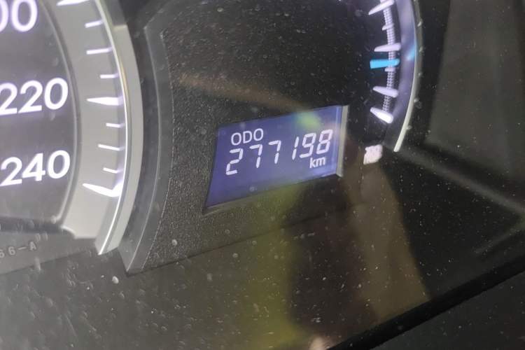 Used Toyota Camry 2012 2.5G Luxury Edition Odometer Close Up