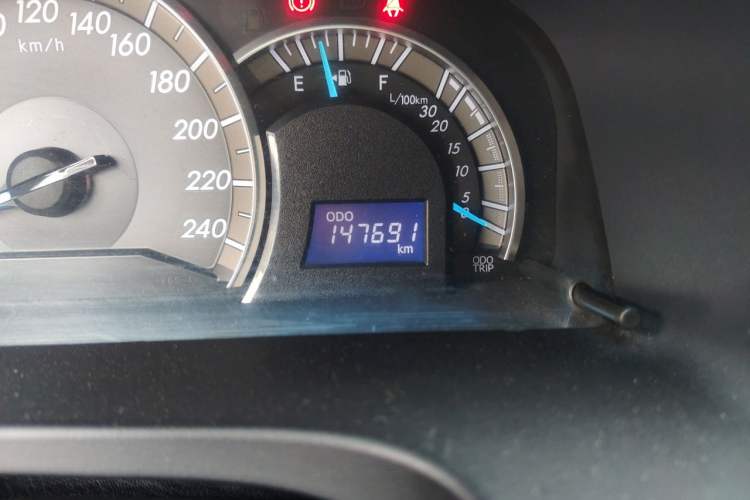 Used Toyota Camry 2012 Junrui 2.0S Radiant Edition Odometer Close Up