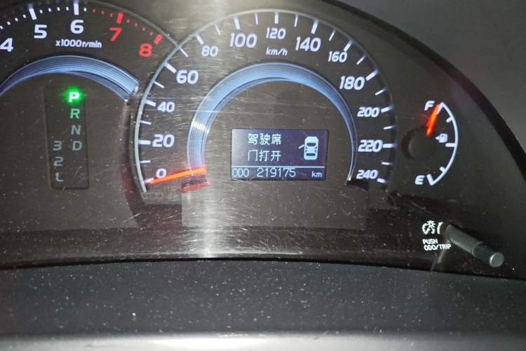 Used Toyota Camry 2012 200G Classic Luxury Edition Odometer Close Up