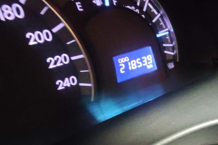 Used Toyota Camry 2012 Junrui 2.0S Radiant Edition Odometer Close Up