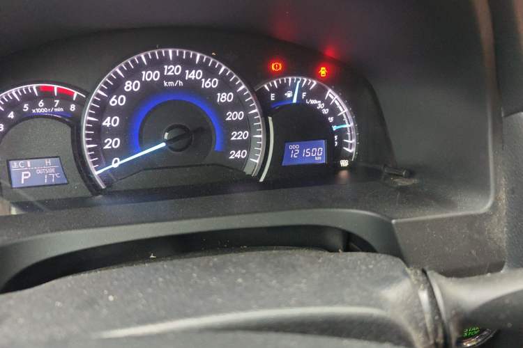 Used Toyota Camry 2012 2.5G Luxury Edition Odometer Close Up