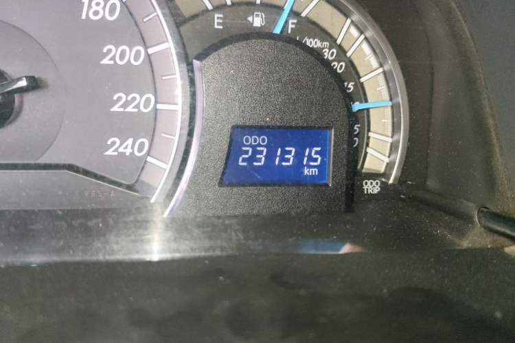 Used Toyota Camry 2012 Junrui 2.0S Radiant Edition Odometer Close Up