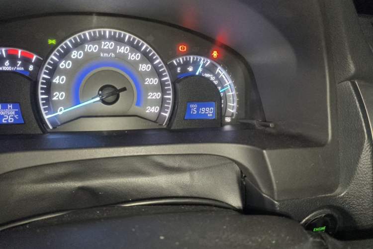 Used Toyota Camry 2012 2.5G Luxury Edition Odometer Close Up