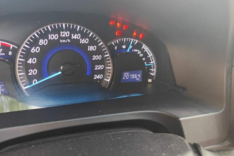 Used Toyota Camry 2012 2.0G Luxury Edition Odometer Close Up
