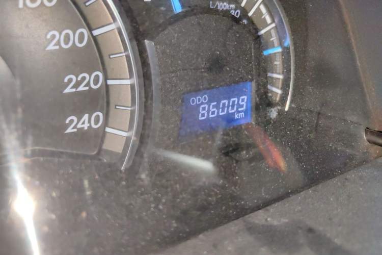 Used Toyota Camry 2012 Junrui 2.0S Radiant Edition Odometer Close Up