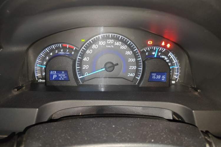 Used Toyota Camry 2012 2.5G Luxury Edition Odometer Close Up
