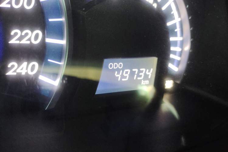 Used Toyota Camry 2012 Luxurious Edition 2.5HG Zunrui Odometer Close Up