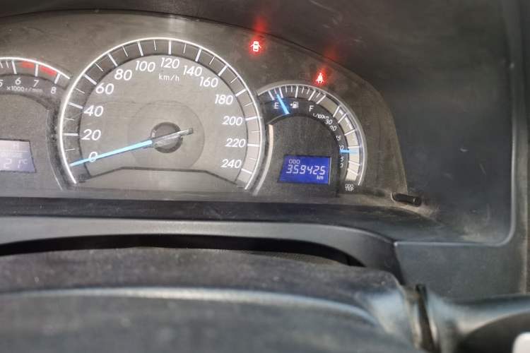 Used Toyota Camry 2012 Junrui 2.0S Radiant Edition Odometer Close Up