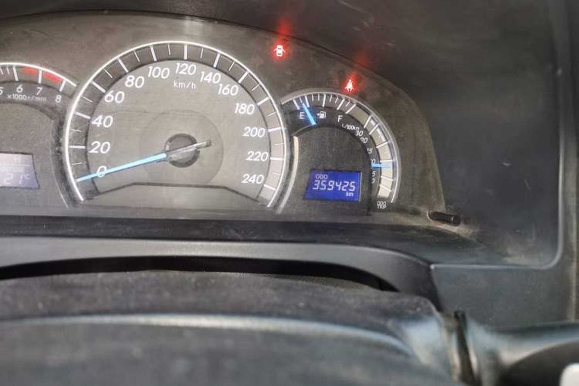 Used Toyota Camry 2012 Junrui 2.0S Radiant Edition Odometer Close Up