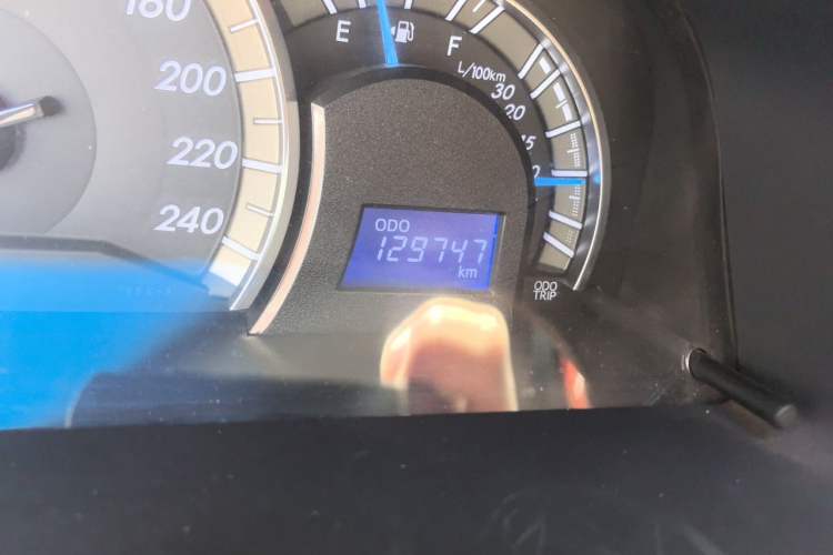 Used Toyota Camry 2012 Junrui 2.0S Radiant Edition Odometer Close Up