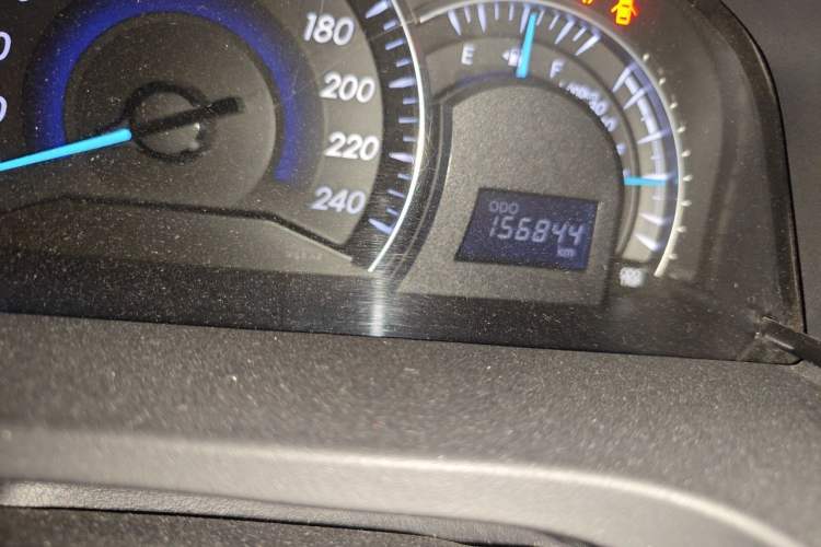 Used Toyota Camry 2012 2.5G Luxury Edition Odometer Close Up