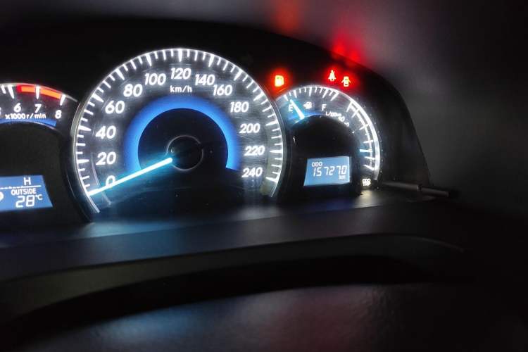 Used Toyota Camry 2012 2.5G Luxury Edition Odometer Close Up