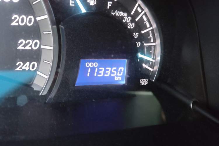 Used Toyota Camry 2012 Junrui 2.0S Radiant Edition Odometer Close Up