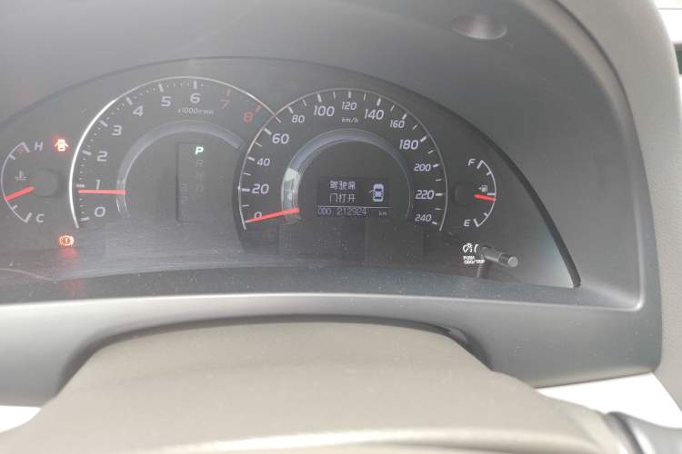 Used Toyota Camry 2012 200G Classic Luxury Edition Odometer Close Up