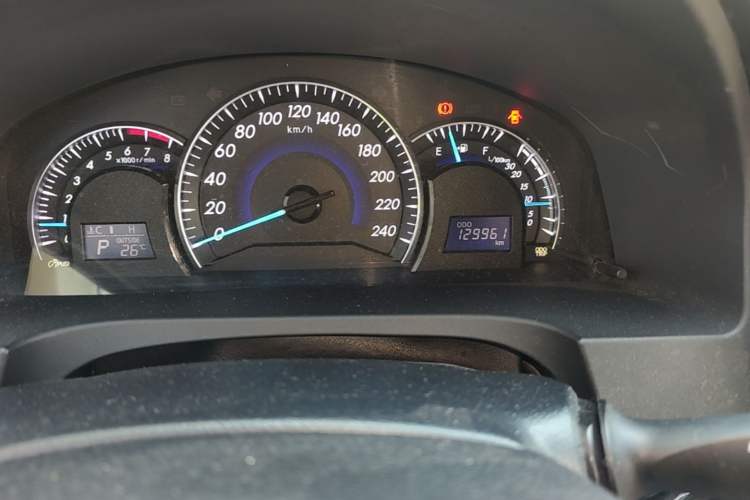 Used Toyota Camry 2012 2.5G Luxury Edition Odometer Close Up