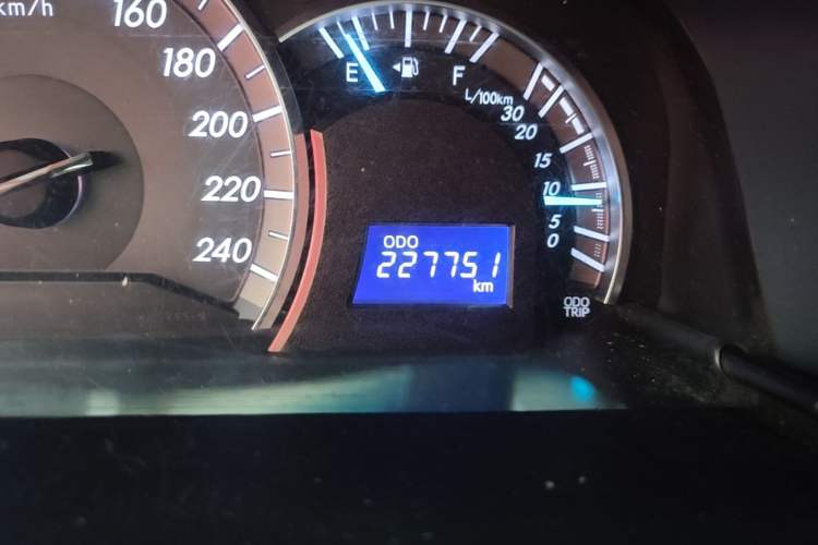 Used Toyota Camry 2012 Junrui 2.0S Radiant Edition Odometer Close Up