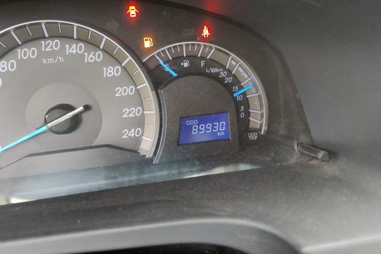 Used Toyota Camry 2012 Junrui 2.0S Radiant Edition Odometer Close Up