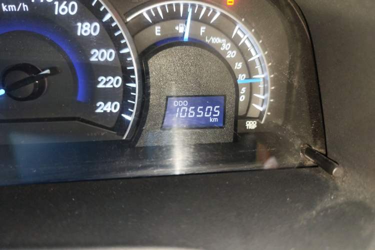 Used Toyota Camry 2012 2.5G Luxury Edition Odometer Close Up