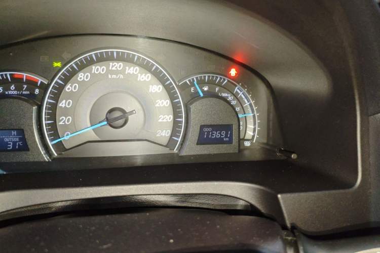 Used Toyota Camry 2012 2.5G Luxury Edition Odometer Close Up