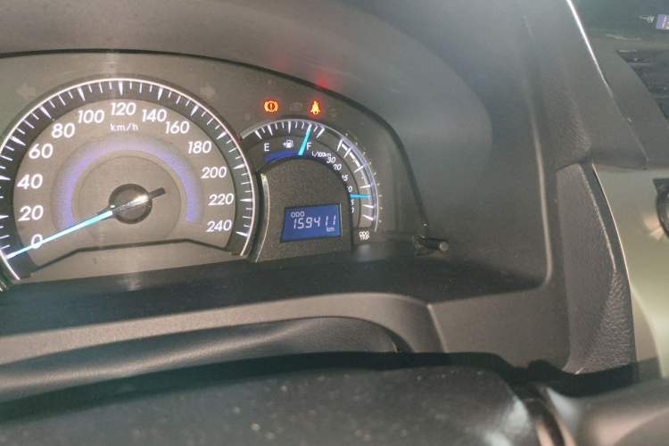 Used Toyota Camry 2012 2.5G Luxury Edition Odometer Close Up