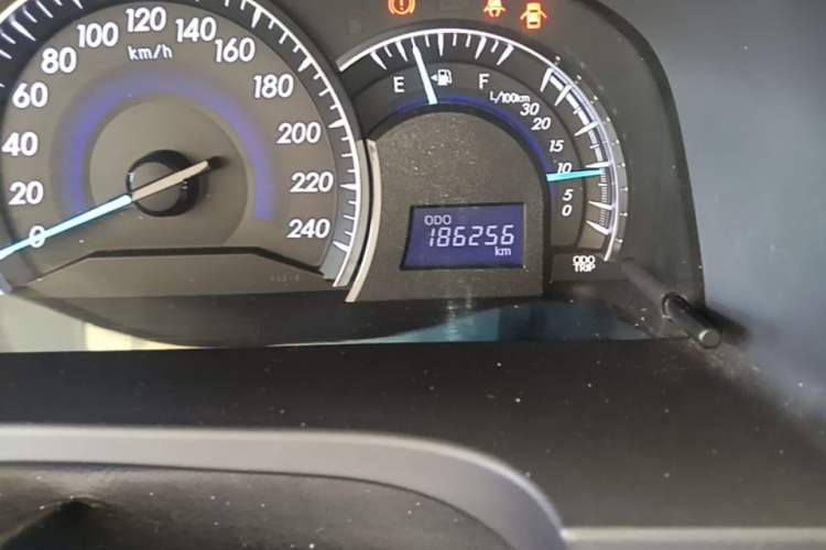 Used Toyota Camry 2012 2.5G Luxury Edition Odometer Close Up