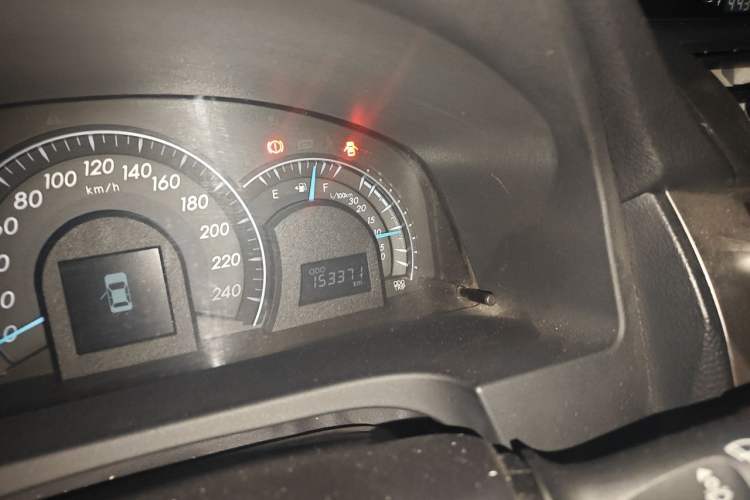 Used Toyota Camry 2012 2.5V Ultimate Navigation Edition Odometer Close Up