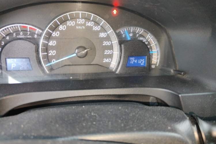 Used Toyota Camry 2012 Junrui 2.0S Radiant Edition Odometer Close Up