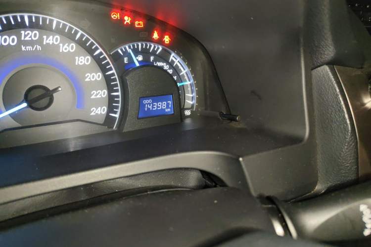 Used Toyota Camry 2012 2.5G Luxury Edition Odometer Close Up