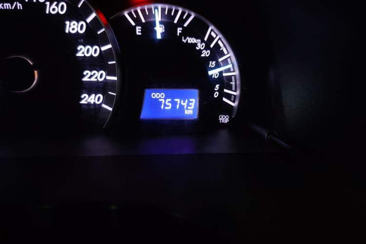 Used Toyota Camry 2012 Junrui 2.0S Radiant Edition Odometer Close Up