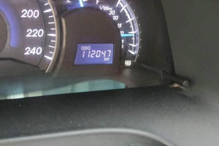 Used Toyota Camry 2012 2.5G Luxury Edition Odometer Close Up