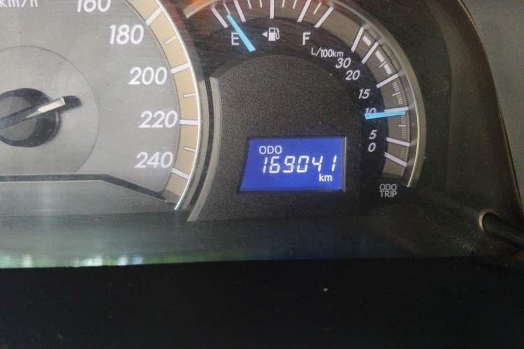 Used Toyota Camry 2012 Junrui 2.0S Radiant Edition Odometer Close Up