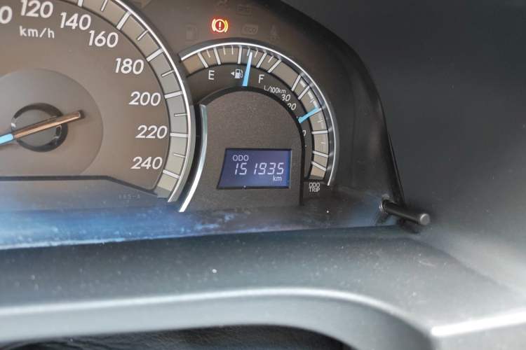 Used Toyota Camry 2012 Junrui 2.0S Radiant Edition Odometer Close Up