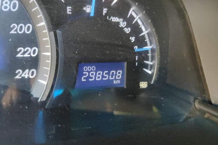 Used Toyota Camry 2012 2.5G Luxury Navigation Edition Odometer Close Up