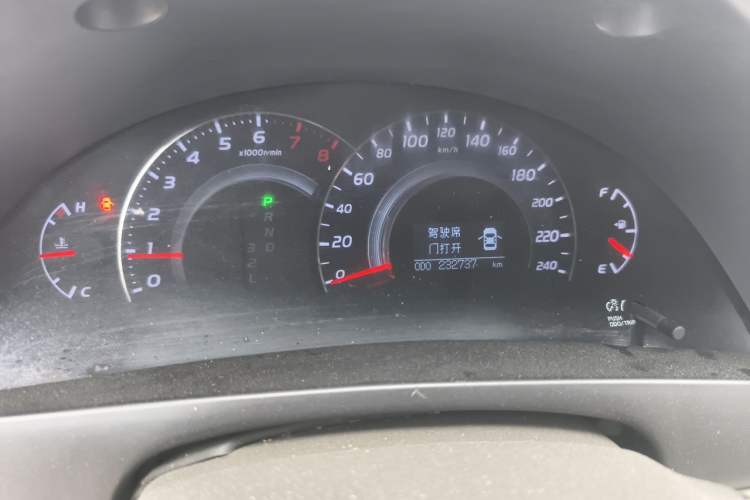 Used Toyota Camry 2012 200G Classic Luxury Edition Odometer Close Up