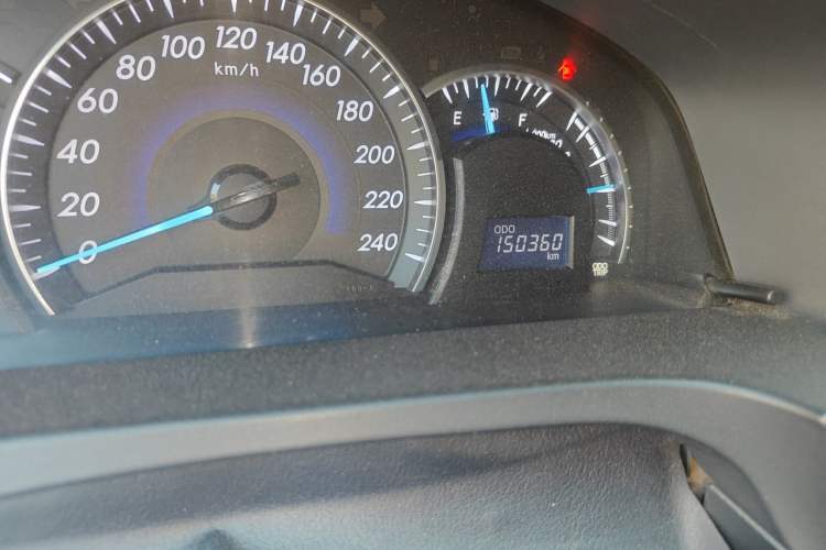 Used Toyota Camry 2012 2.0G Luxury Edition Odometer Close Up