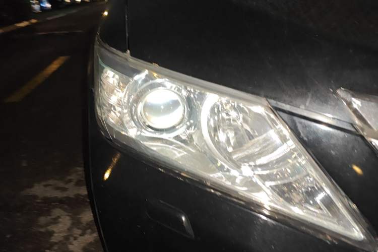Used Toyota Camry 2012 2.5G Luxury Edition Right Front Headlight