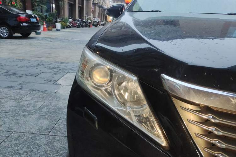 Used Toyota Camry 2012 2.5G Luxury Edition Right Front Headlight