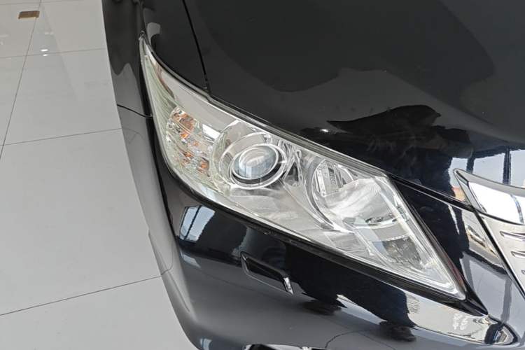 Used Toyota Camry 2012 2.5G Luxury Edition Right Front Headlight