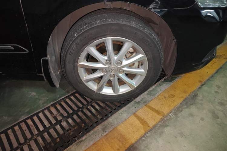 Used Toyota Camry 2012 200E Classic Elite Edition Right Front Wheel Hub