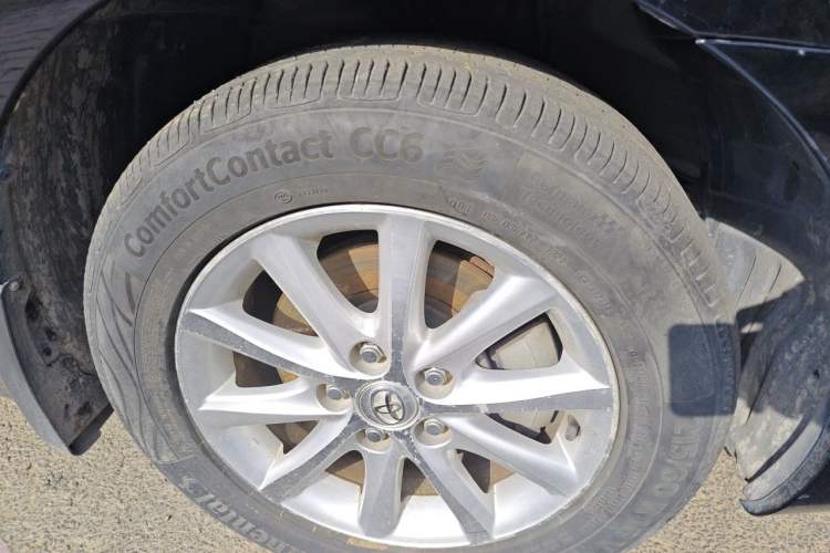 Used Toyota Camry 2012 200E Classic Elite Edition Right Front Wheel Hub