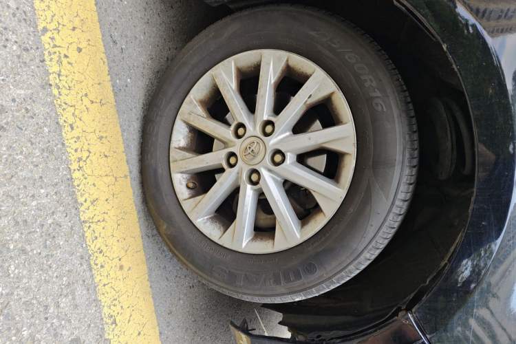 Used Toyota Camry 2012 2.0G Luxury Navigation Edition Right Front Wheel Hub