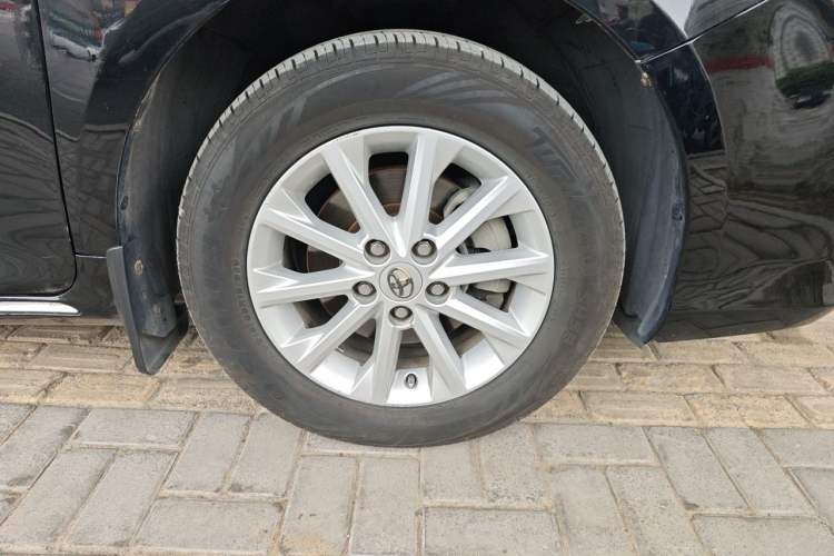 Used Toyota Camry 2012 2.5G Luxury Edition Right Front Wheel Hub
